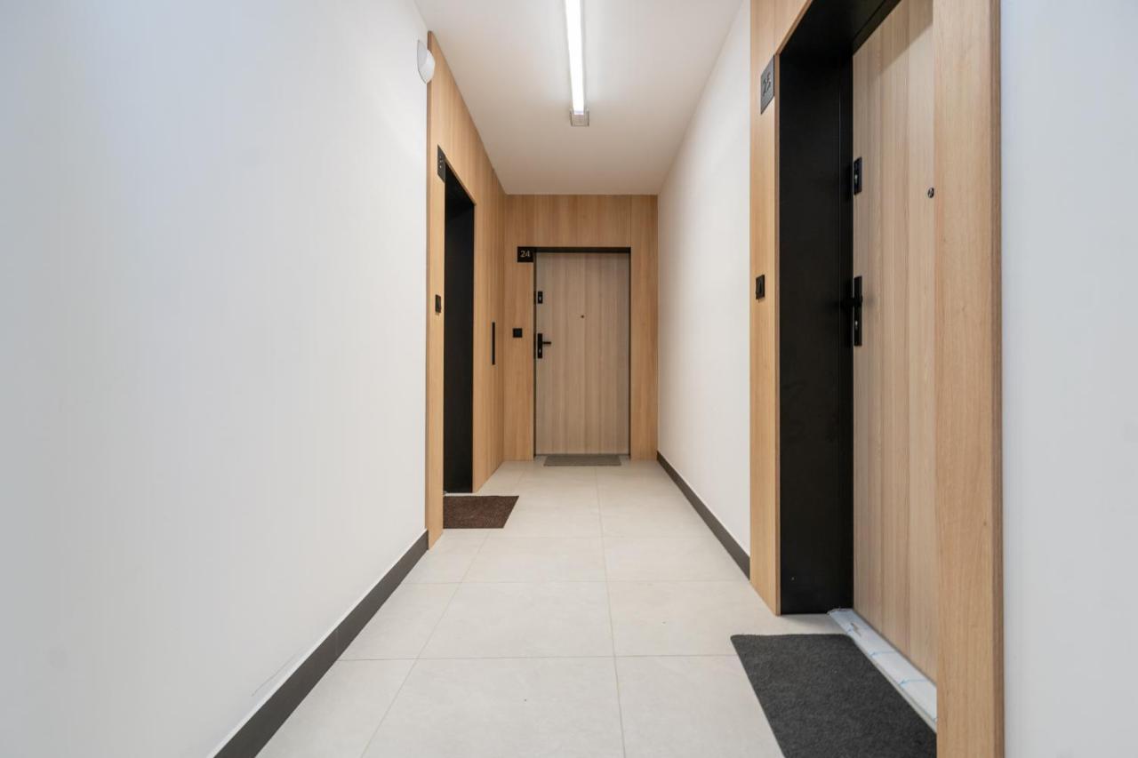 Lotte Apartment - Parking Podziemny, Osiedle Strzezone Gliwice Exterior photo